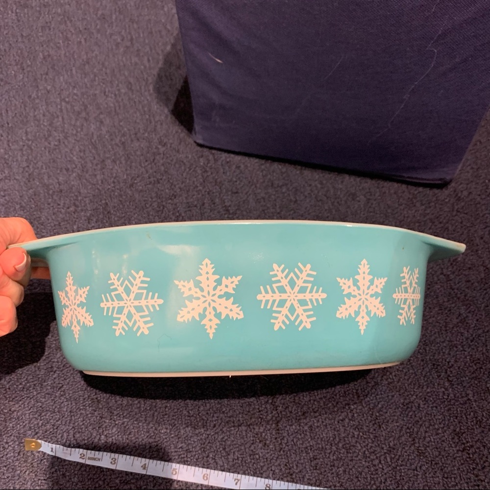 Pyrex Blue Snowflake Casserole Dish